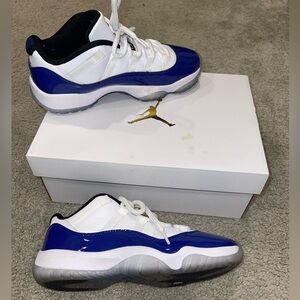 Womens size 7 1/2 Jordan 11 Retro Low White Concord